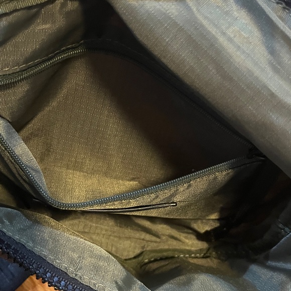 Free People Movement Quilted Print Sling Bag Camo NEW - Picture 15 of 17